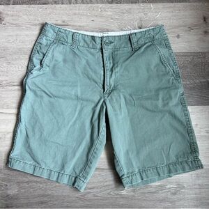 Old Navy Men's Sage Green Flat-Front Cotton Shorts